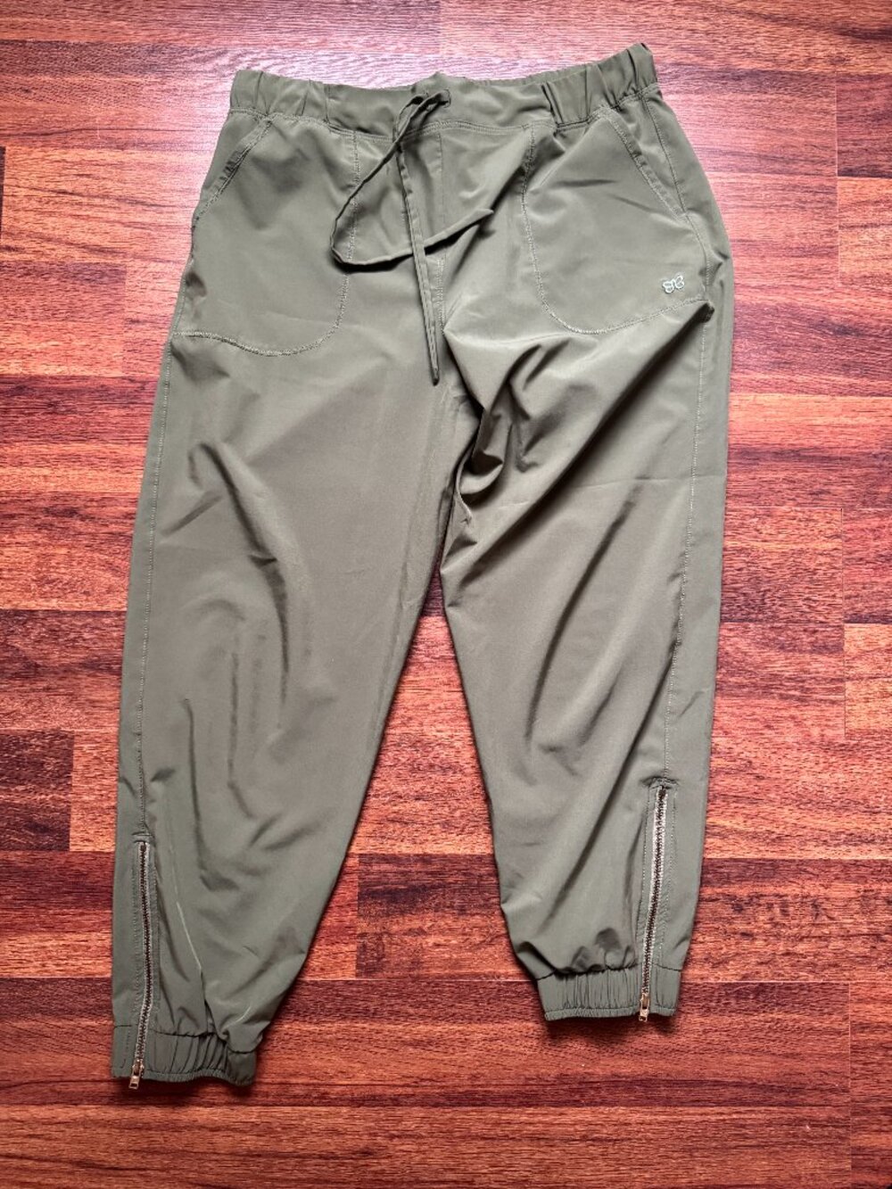 Albion Fit JetSetters, Army Green, Size Small PETITE